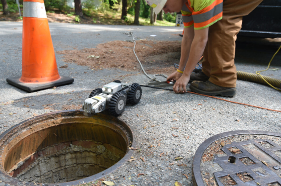 Sewer camera inspection robot in manhole, Santor Plumbing service in Simi Valley